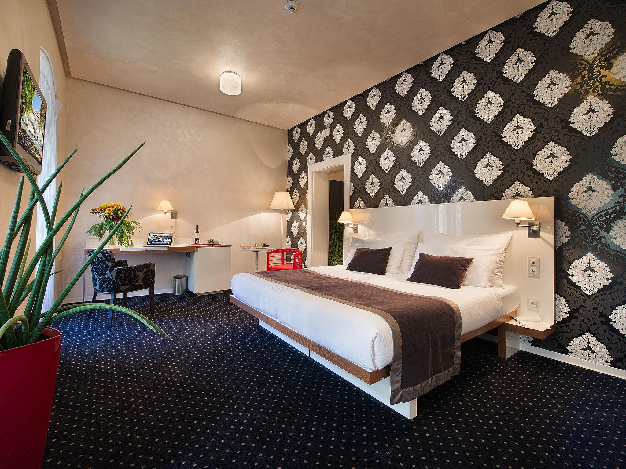 EA Hotel Tereziánský dvůr Hradec Králové Exterior foto