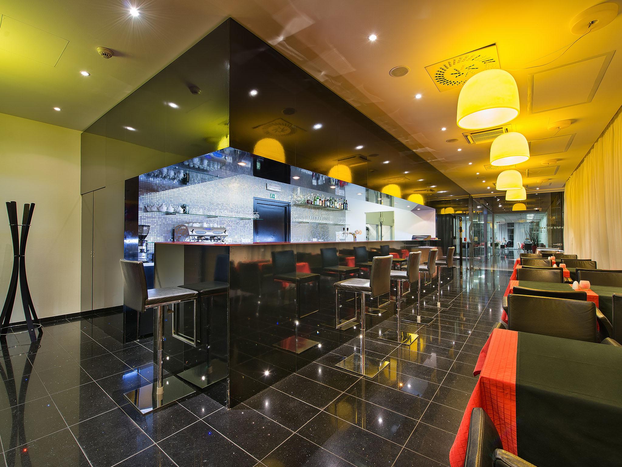 EA Hotel Tereziánský dvůr Hradec Králové Exterior foto