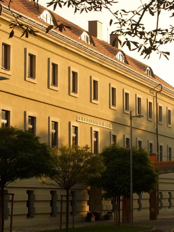EA Hotel Tereziánský dvůr Hradec Králové Exterior foto